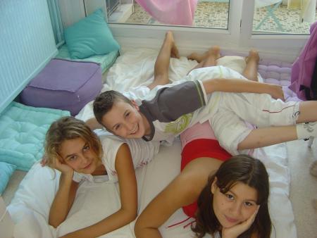 Laura, Lélé et mon piti frere Wiwi ki fé le foufou ! 